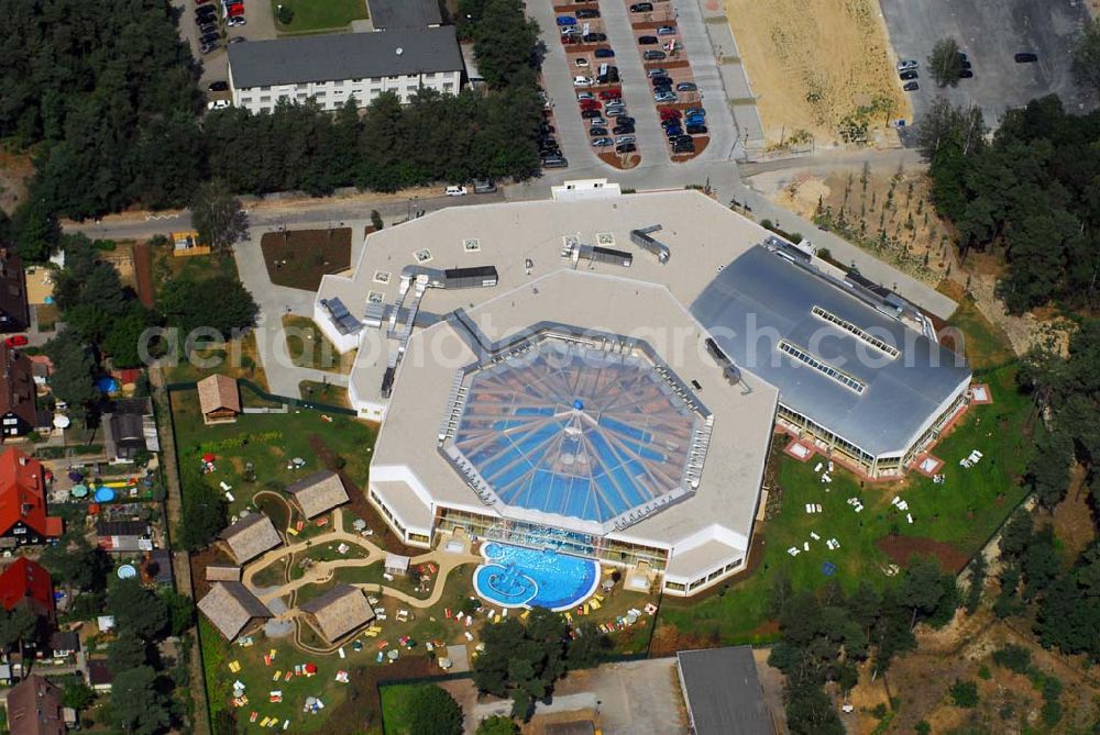 Aerial photograph Ludwigsfelde - Kristall-Saunatherme Ludwigsfelde. Erste FKK Therme in Brandenburg. Kristall Schwimm- und GesundheitsCenter Ludwigsfelde GmbH, Fichtestraße, 14974 Ludwigsfelde, Telefon: 03378 / 518 79-0, Telefax: 03378 / 518 79-33, Achim Walder: