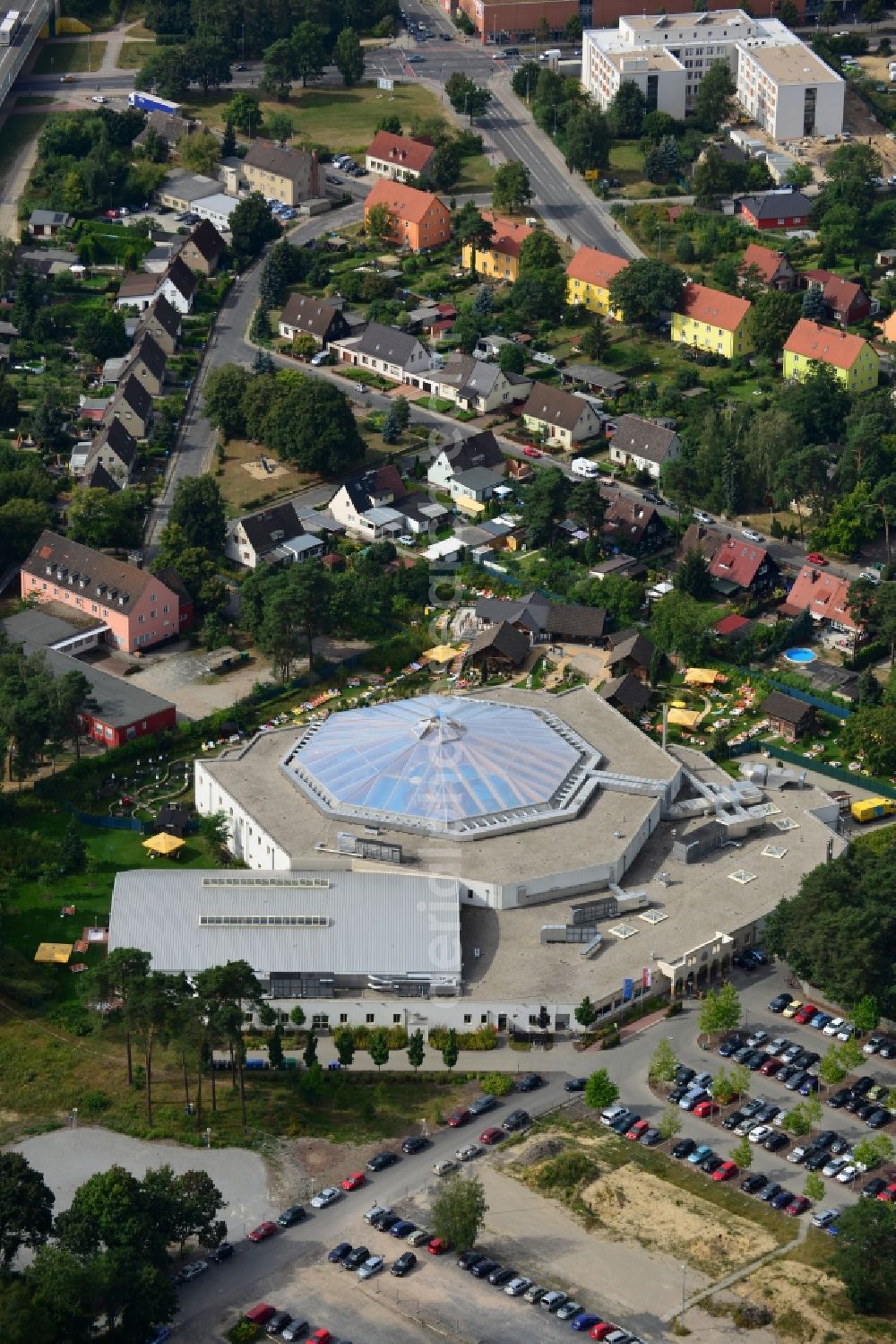 Aerial image Ludwigsfelde - View of KRISTALL Saunatherme Ludwigsfelde in Brandenburg