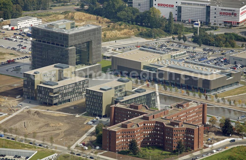 Essen from the bird's eye view: Blick auf den Krupp-Gürtel in Essen. Auf dem Gelände der ehemaligen Kruppschen Gussstahlwerke entstanden im Rahmen eines Städtebauprojekts die Hauptverwaltung ThyssenKrupp AG Hauptverwaltung, ein Boulevard und zukünftig eine Parkanlage. View of the Krupp-Belt in Essen. An urban project was created at the site of the former Krupp cast steel works. Here are the main administrative headquarters ThyssenKrupp AG, a boulevard and a park in the future.