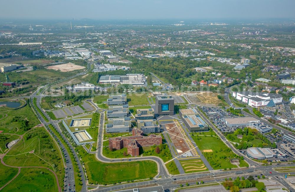 Aerial image Essen - The Krupp-Guertel is an urban project, at the Altendorfer street corner Berthold-Beitz-Boulevard in the district Westviertel in Essen in the state North Rhine-Westphalia. The new buildings of ThyssenKrupp Headquarters were erected on the largely untapped area of the former Kruppschen Gussstahlfabrik and are currently the headquarters of ThyssenKrupp AG