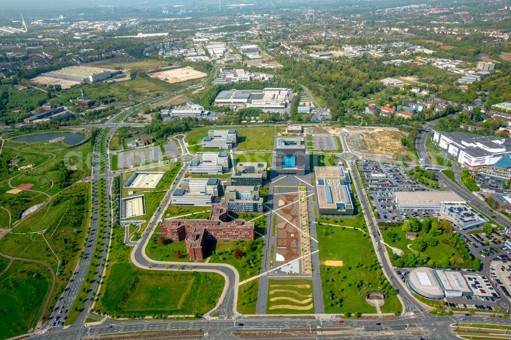 Aerial image Essen - The Krupp-Guertel is an urban project, at the Altendorfer street corner Berthold-Beitz-Boulevard in the district Westviertel in Essen in the state North Rhine-Westphalia. The new buildings of ThyssenKrupp Headquarters were erected on the largely untapped area of the former Kruppschen Gussstahlfabrik and are currently the headquarters of ThyssenKrupp AG