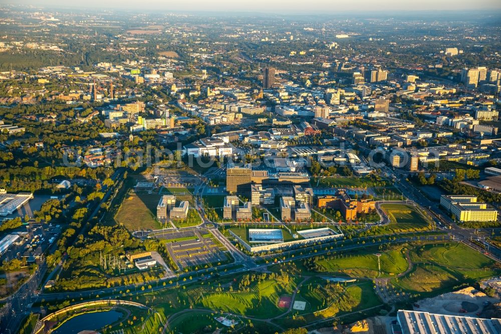 Aerial image Essen - The Krupp-Guertel is an urban project, at the Altendorfer street corner Berthold-Beitz-Boulevard in the district Westviertel in Essen in the state North Rhine-Westphalia. The new buildings of ThyssenKrupp Headquarters were erected on the largely untapped area of the former Kruppschen Gussstahlfabrik and are currently the headquarters of ThyssenKrupp AG