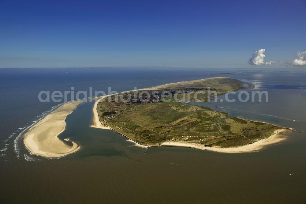 Aerial photograph Spiekeroog - Coast of the island Spiekeroog as part of the East Frisian Islands in the Wadden Sea in Lower Saxony