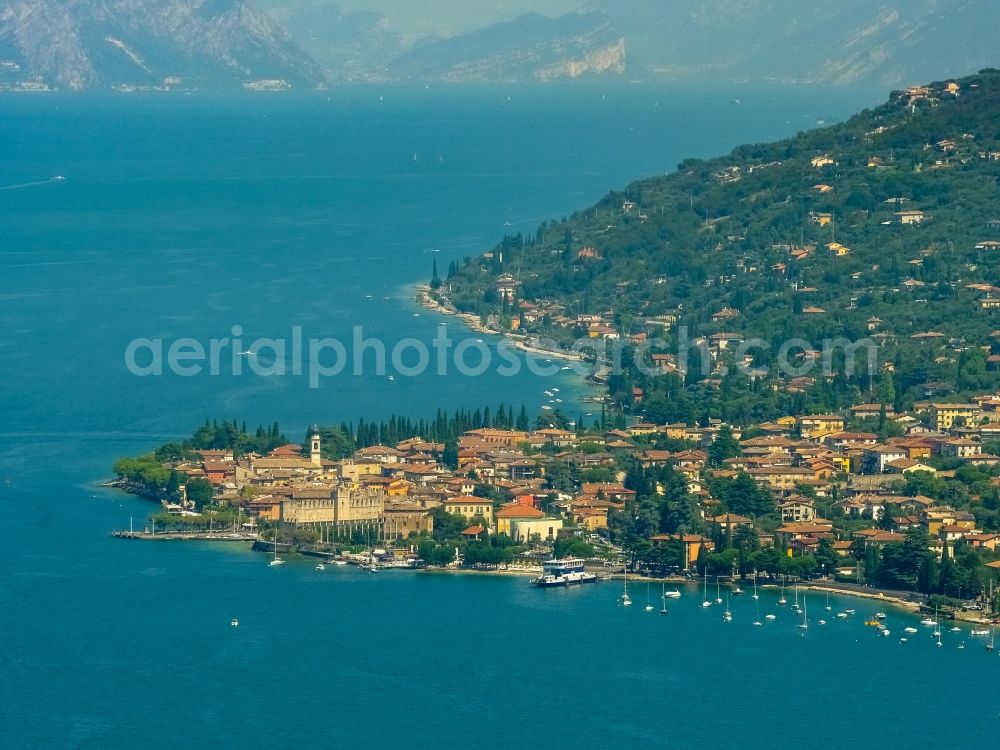 Aerial photograph Torri del Benaco - Townscape of Torri del Benaco in Veneto at the Garda sea, Italy