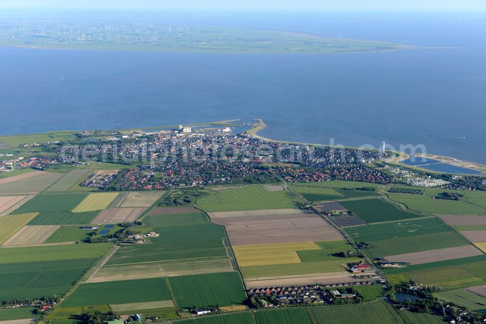Büsum from the bird's eye view: Coastline at the North Sea with tilled fields in Buesum in the state Schleswig-Holstein
