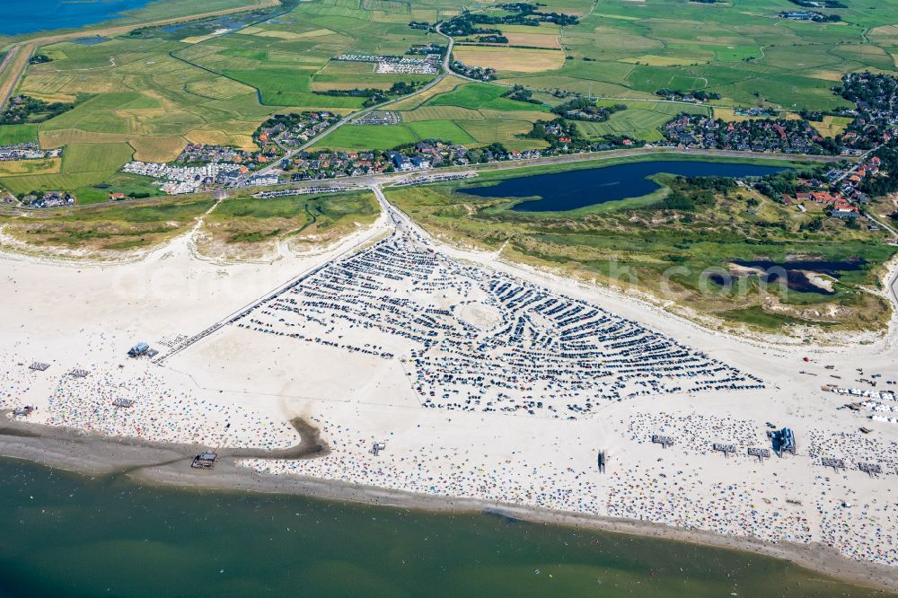 Aerial photograph Sankt Peter-Ording - Coastal landscape on the sandy beach of the bathing area Ording Nord in the district St Peter-Ording in Sankt Peter-Ording in the state Schleswig-Holstein, Germany