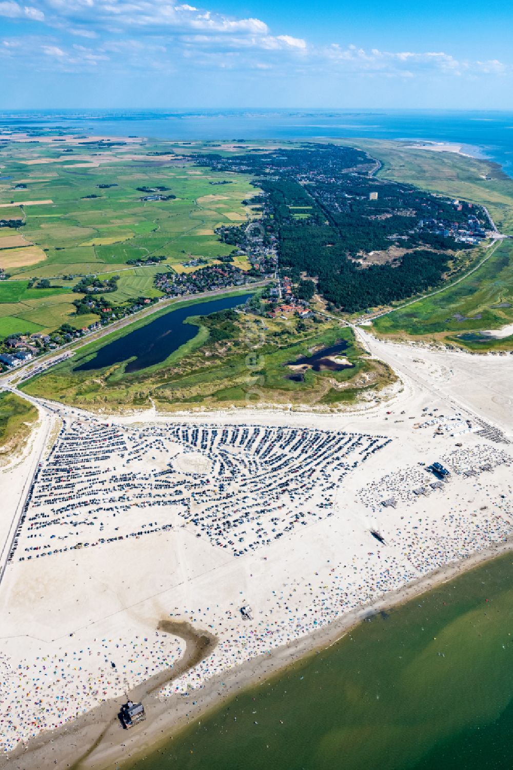 Sankt Peter-Ording from above - Coastal landscape on the sandy beach of the bathing area Ording Nord in the district St Peter-Ording in Sankt Peter-Ording in the state Schleswig-Holstein, Germany