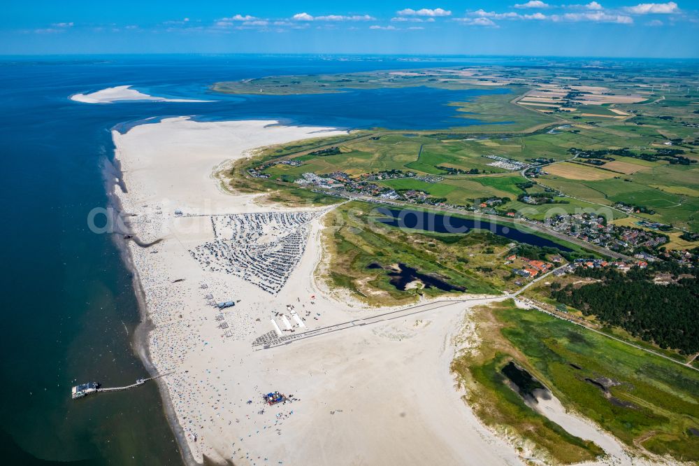 Sankt Peter-Ording from the bird's eye view: Coastal landscape on the sandy beach of the bathing area Ording Nord in the district St Peter-Ording in Sankt Peter-Ording in the state Schleswig-Holstein, Germany