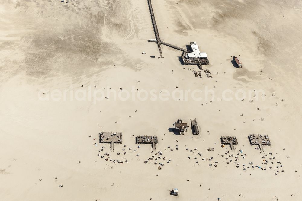 St. Peter-Ording from above - Coastline on the sandy beach of Badestelle Ording Nord in the district Sankt Peter-Ording in Sankt Peter-Ording in the state Schleswig-Holstein