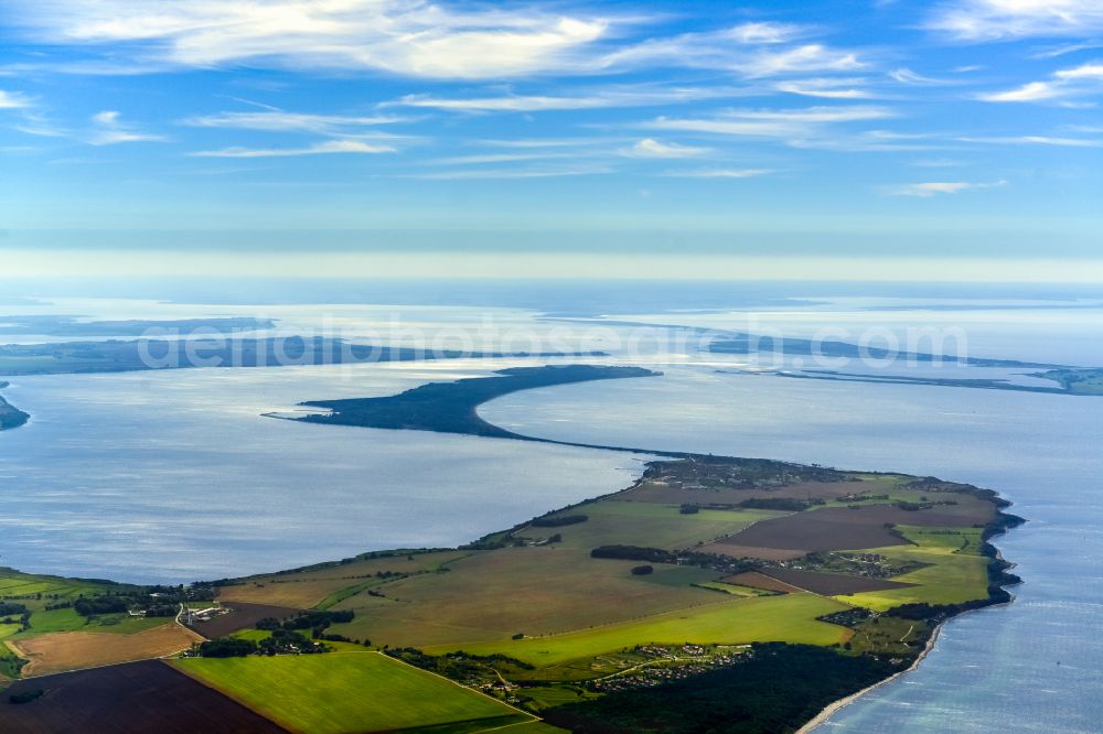 Dranske from the bird's eye view: Coastline on the sandy beach of of Baltic Sea in Dranske in the state Mecklenburg - Western Pomerania, Germany