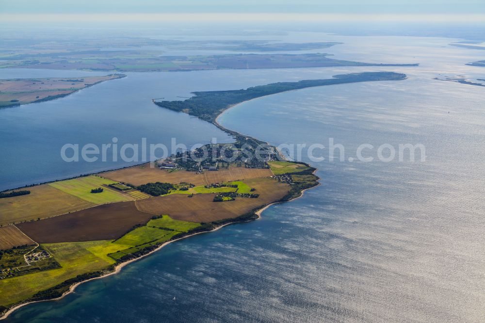 Aerial photograph Dranske - Coastline on the sandy beach of of Baltic Sea in Dranske in the state Mecklenburg - Western Pomerania, Germany