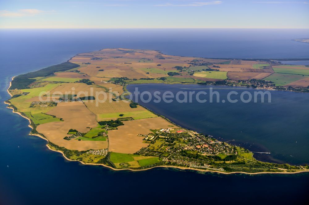 Aerial photograph Dranske - Coastline on the sandy beach of of Baltic Sea in Dranske in the state Mecklenburg - Western Pomerania, Germany