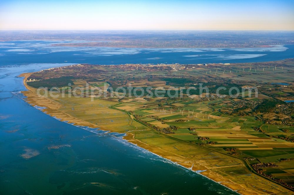 Cuxhaven from above - Coastline on the sandy beach of the North Sea and the nearby districts of Cuxhaven Duhnen , Sahlenburg and Doese with residential areas and surrounding fields in Cuxhaven in the state Lower Saxony