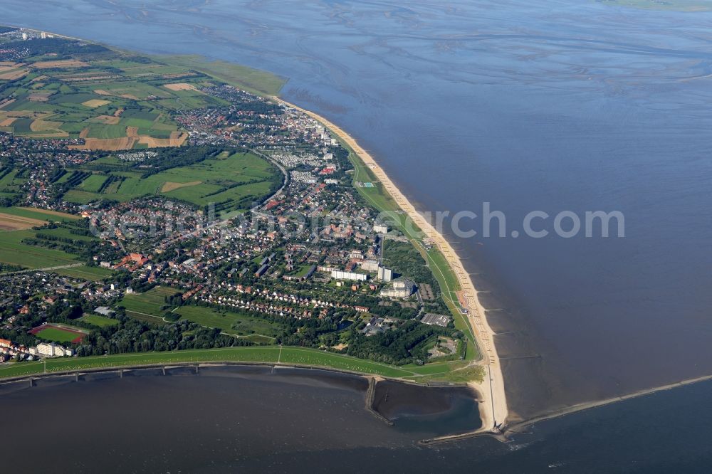 Cuxhaven from above - Coastline on the sandy beach of north sea in Doese in the state Lower Saxony