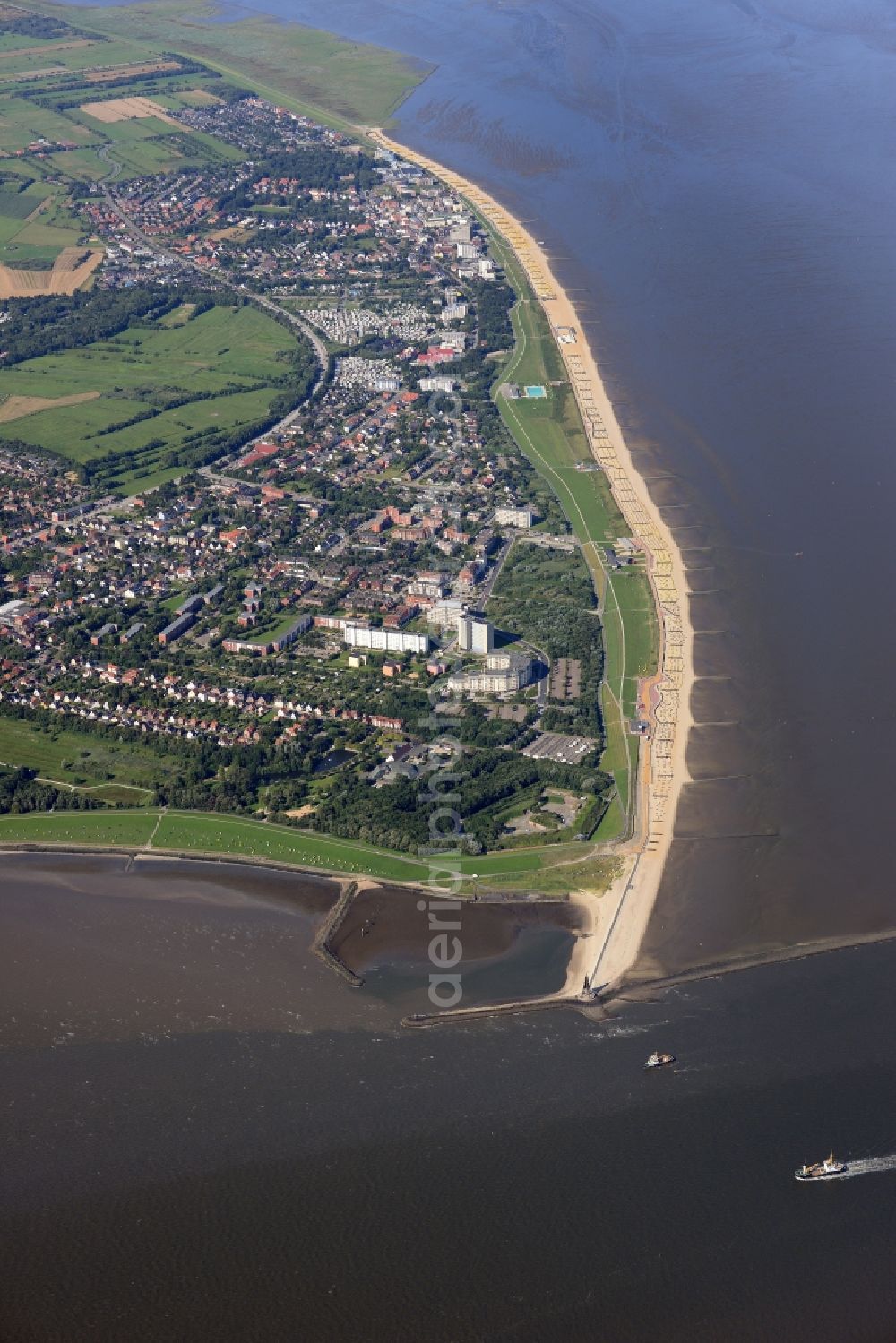 Aerial image Cuxhaven - Coastline on the sandy beach of north sea in Doese in the state Lower Saxony