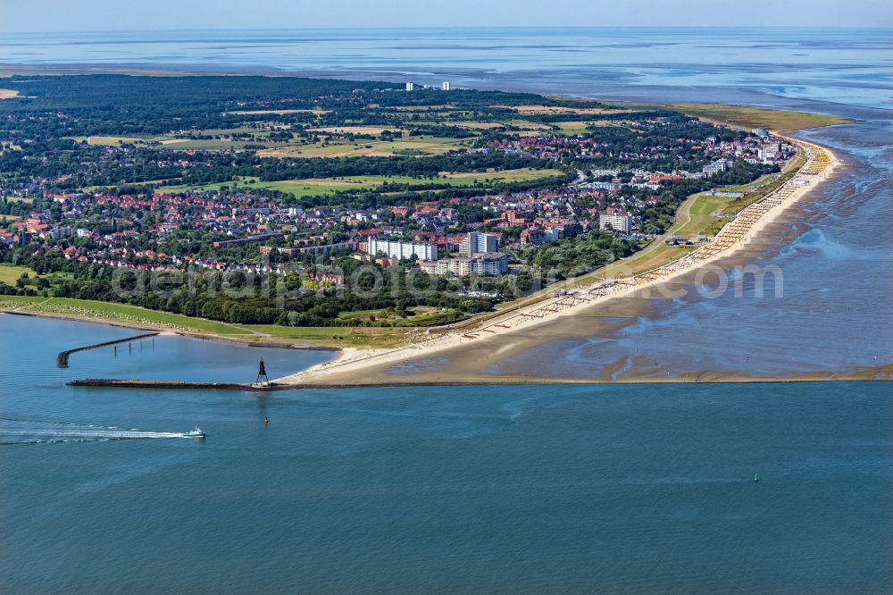 Cuxhaven from above - Coastline on the sandy beach of north sea in Doese in the state Lower Saxony