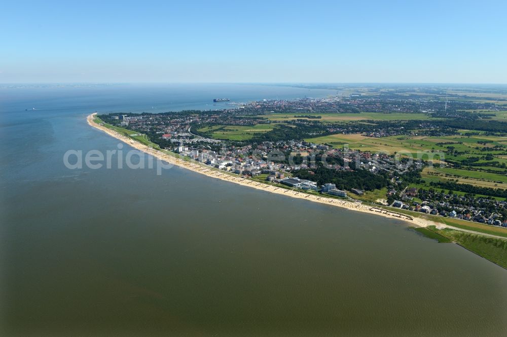 Cuxhaven from the bird's eye view: Coastline on the sandy beach of Nordsee in Duhnen in the state Lower Saxony