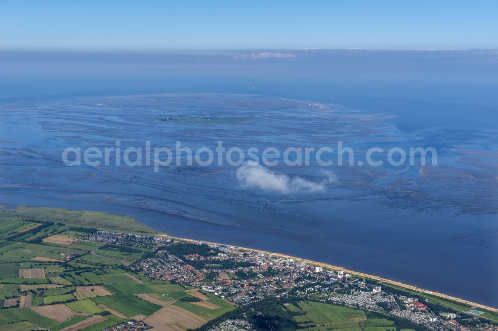 Aerial photograph Cuxhaven - Coastline on the sandy beach of Nordsee in Duhnen in the state Lower Saxony