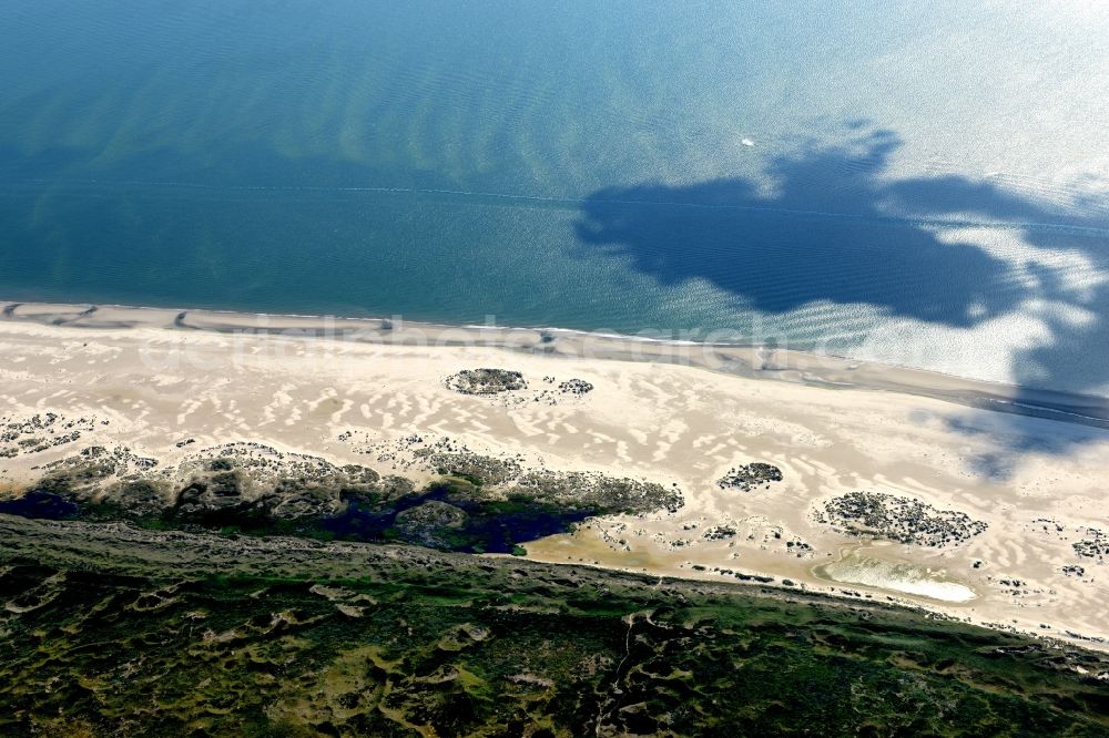 Aerial photograph Nebel - Coastline on the sandy beach of Nordsee- Insel Amrum in Nebel in the state Schleswig-Holstein