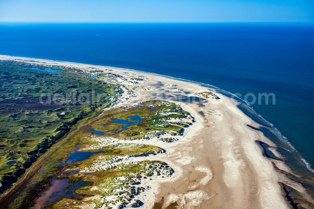 Aerial photograph Norddorf - Coastline on the sandy beach of Nordsee- Insel Amrum in Norddorf in the state Schleswig-Holstein