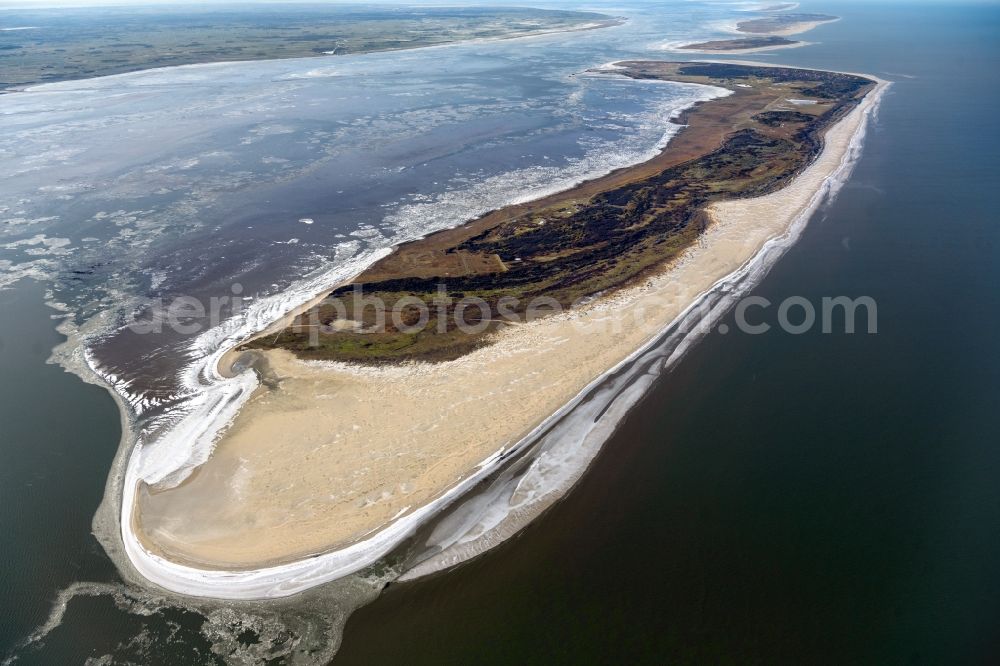 Aerial image Langeoog - Coastal landscape on the sandy beach of the North Sea island of Langeoog on the island of Langeoog in the state Lower Saxony, Germany