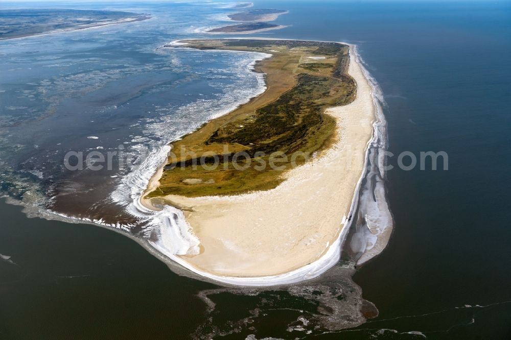 Aerial photograph Langeoog - Coastal landscape on the sandy beach of the North Sea island of Langeoog on the island of Langeoog in the state Lower Saxony, Germany