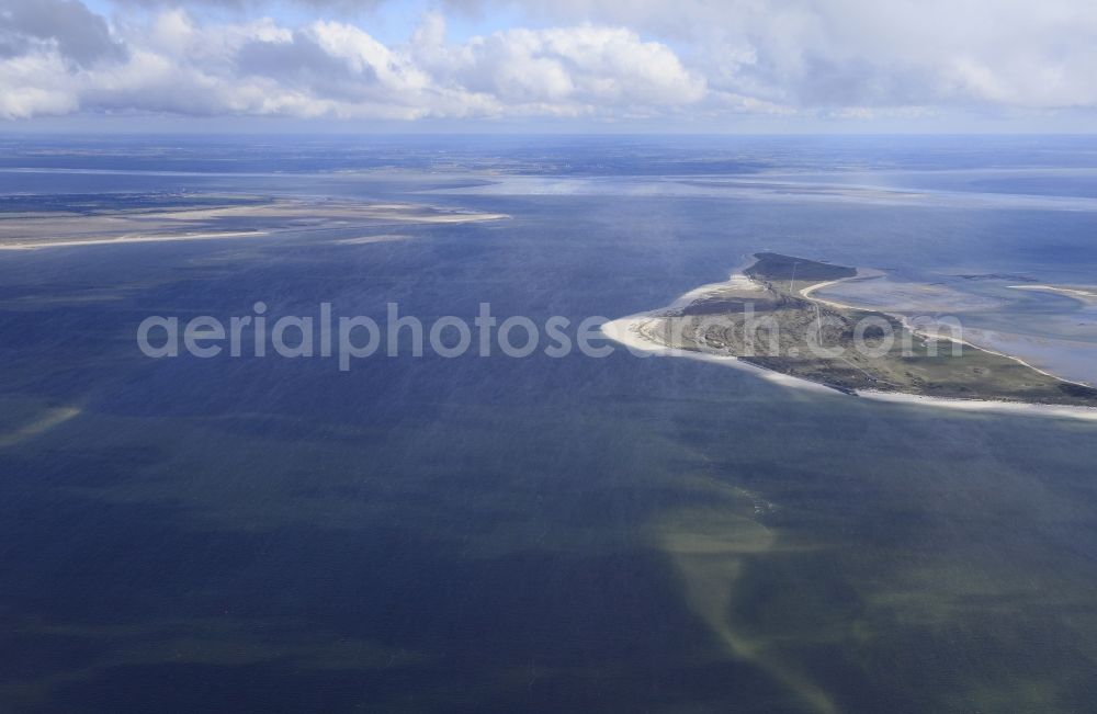 Sylt from the bird's eye view: Coastline on the sandy beach of Nordsee in Sylt in the state Schleswig-Holstein