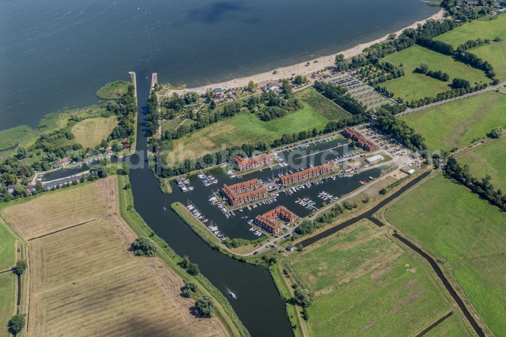 Aerial photograph Ueckermünde - Coastline on the sandy beach in the district Ueckermuende in Ueckermuende in the state Mecklenburg - Western Pomerania