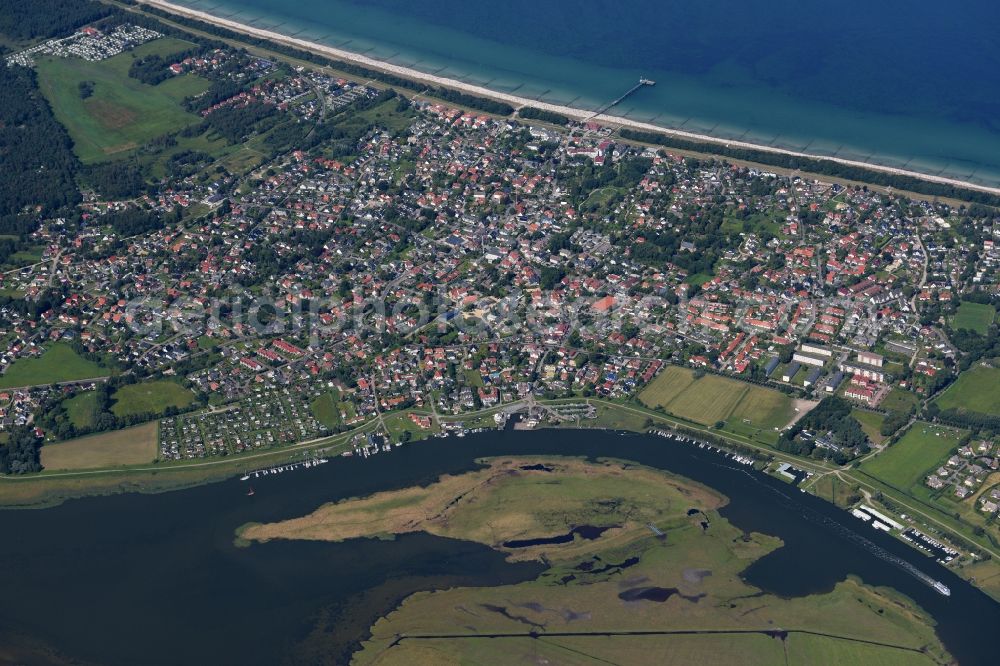 Aerial image Zingst - Coastline on the sandy beach of Baltic Sea near Zingst in the state Mecklenburg - Western Pomerania