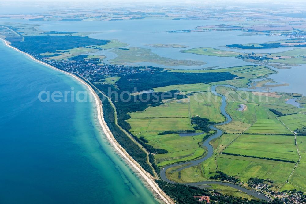 Zingst from the bird's eye view: Coastline on the sandy beach of Baltic Sea near Zingst in the state Mecklenburg - Western Pomerania