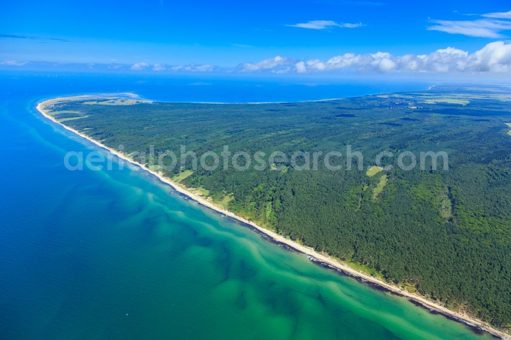 Aerial photograph Born am Darß - Coastline on the sandy beach of Baltic Sea in Born am Darss in the state Mecklenburg - Western Pomerania, Germany