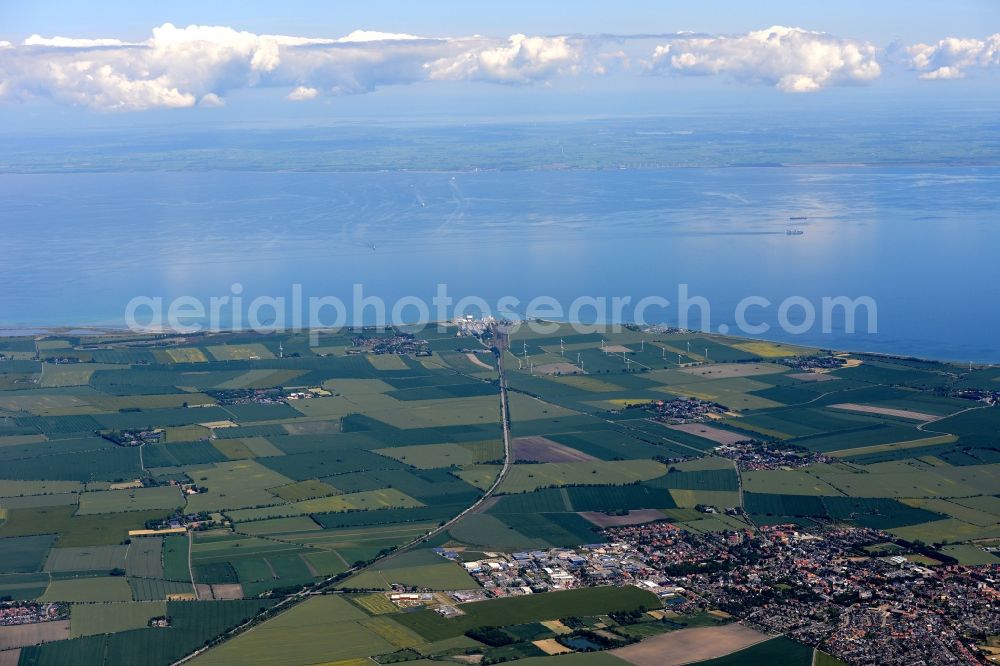 Fehmarn from above - Coastline on the sandy beach of Baltic Sea in Fehmarn in the state Schleswig-Holstein