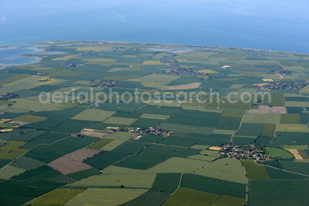 Fehmarn from the bird's eye view: Coastline on the sandy beach of Baltic Sea in Fehmarn in the state Schleswig-Holstein