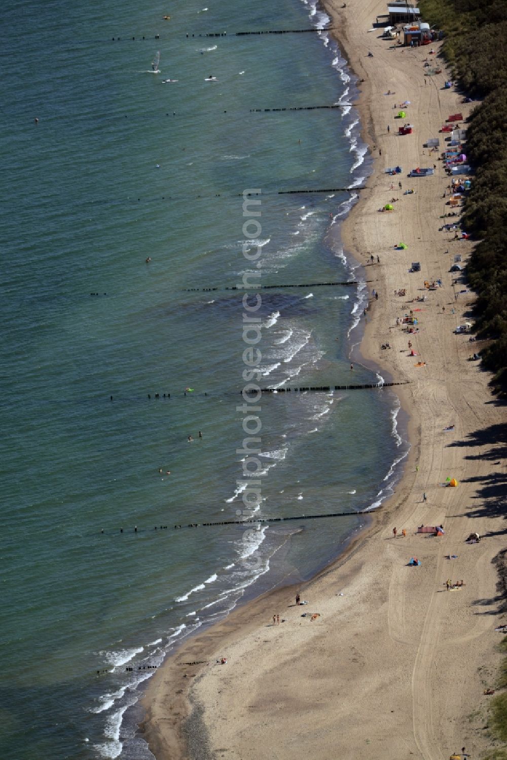 Graal-Müritz from the bird's eye view: Coastline on the sandy beach of Ostsee in Graal-Mueritz in the state Mecklenburg - Western Pomerania