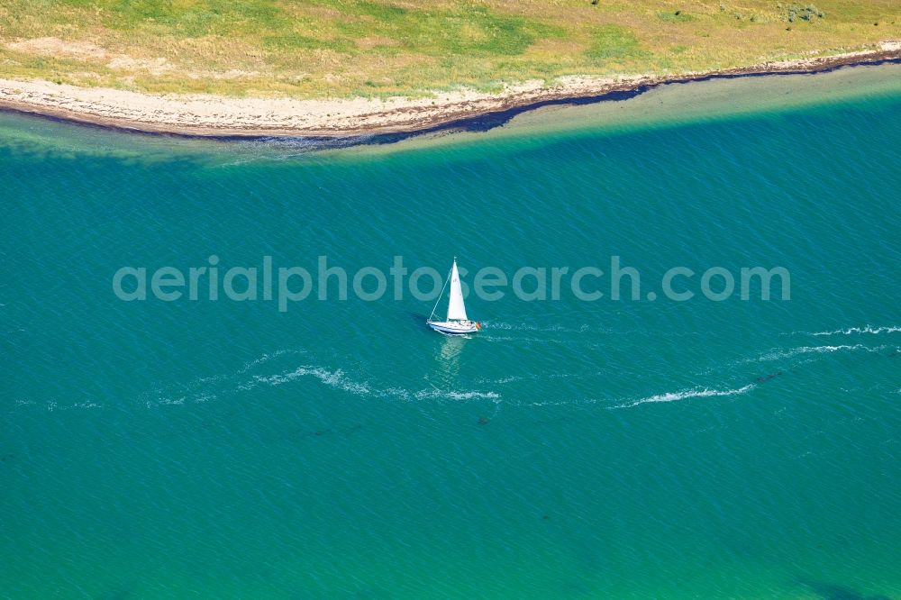 Insel Hiddensee from the bird's eye view: Coastline on the sandy beach of Baltic Sea on island Hiddensee in the state Mecklenburg - Western Pomerania, Germany