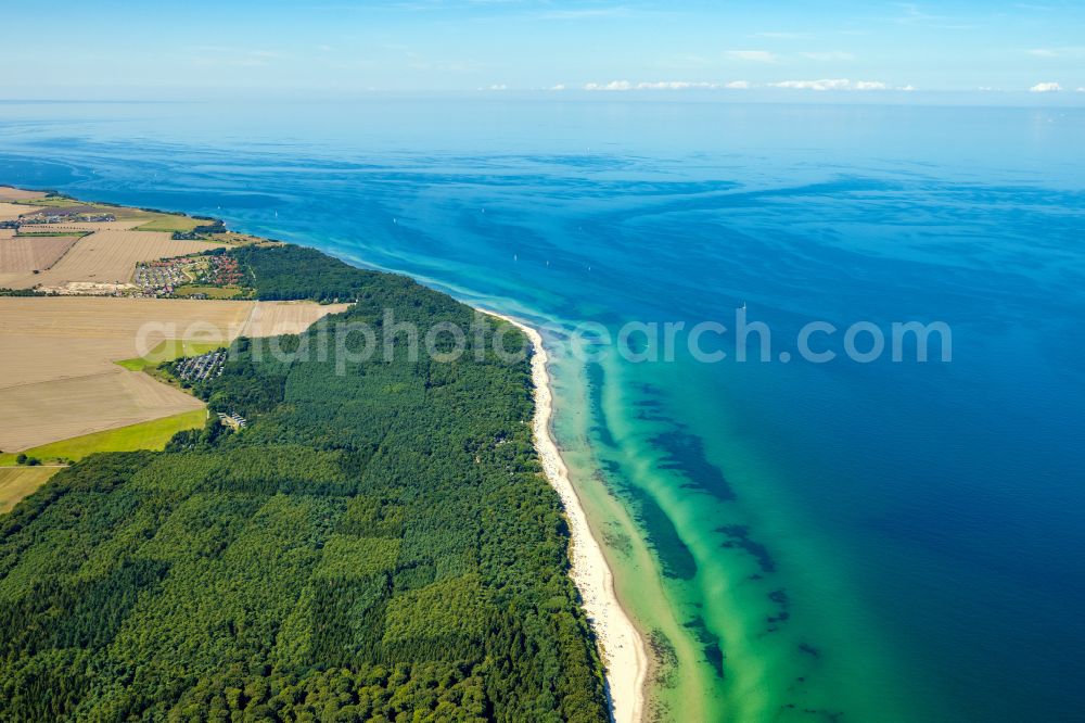 Aerial photograph Nonnewitz - Coastline on the sandy beach of Baltic Sea in Nonnewitz on the island of Ruegen in the state Mecklenburg - Western Pomerania, Germany