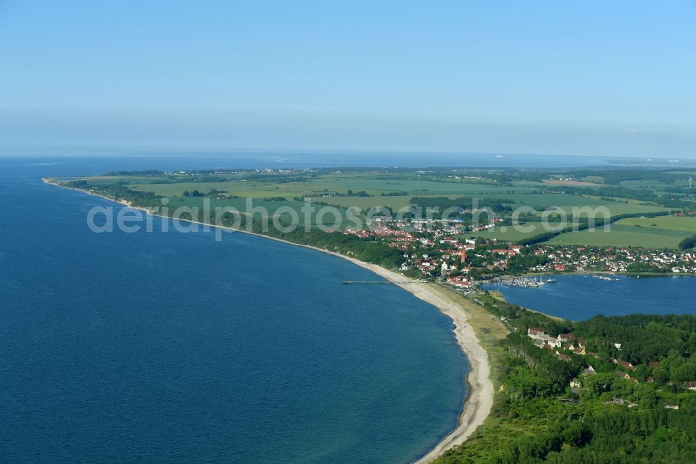 Aerial photograph Rerik - Coastline on the sandy beach of Baltic Sea in Rerik in the state Mecklenburg - Western Pomerania, Germany