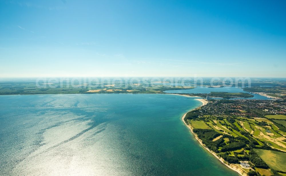 Aerial photograph Travemünde - Coastline on the sandy beach of Ostsee in Travemuende in the state Schleswig-Holstein