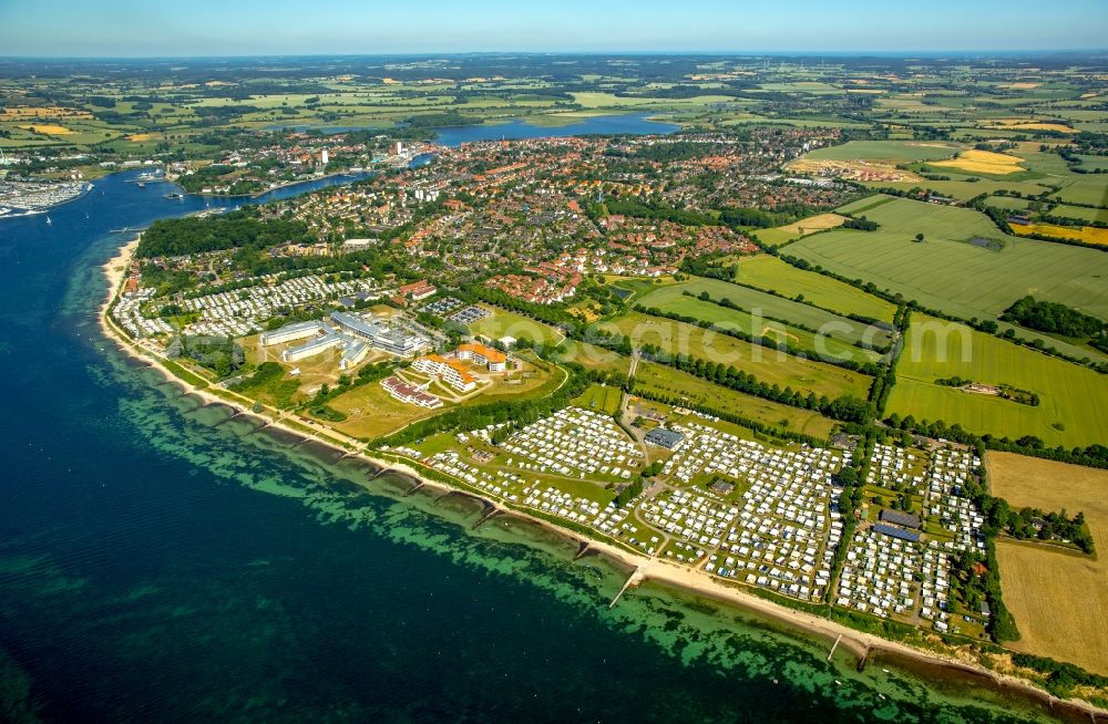 Aerial image Travemünde - Coastline on the sandy beach of Ostsee in Travemuende in the state Schleswig-Holstein