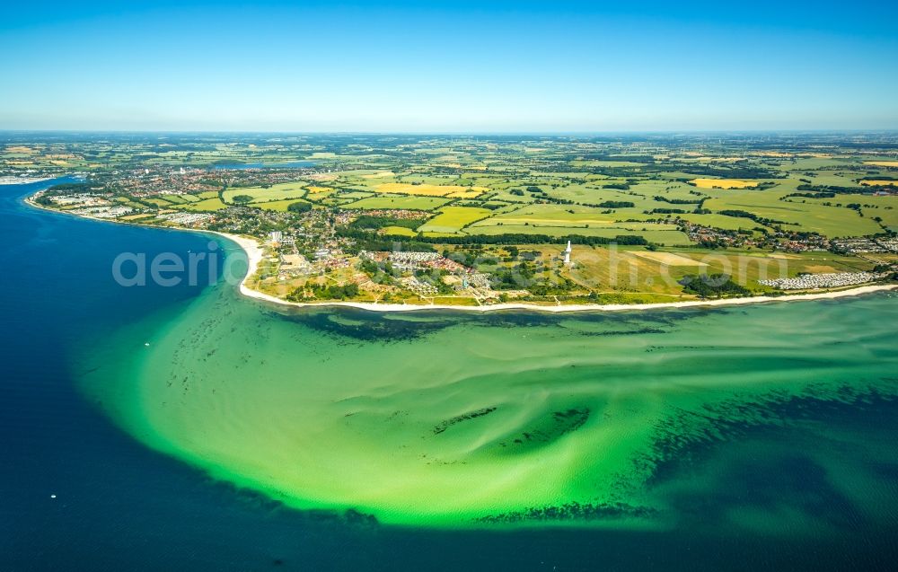 Aerial photograph Travemünde - Coastline on the sandy beach of Ostsee in Travemuende in the state Schleswig-Holstein