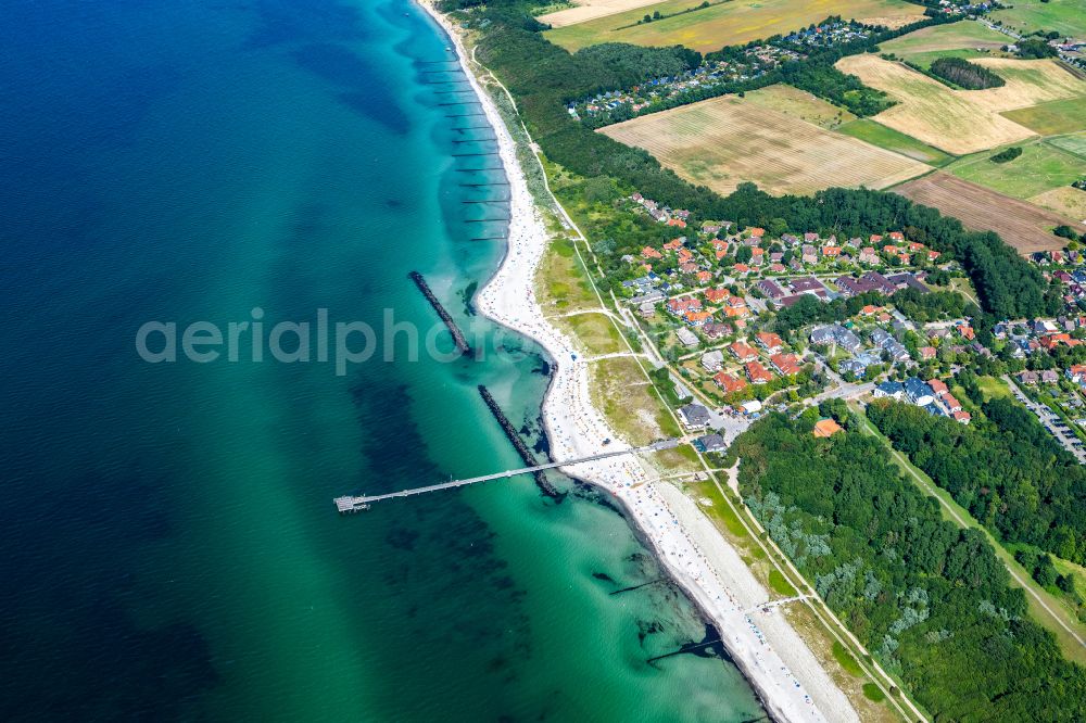 Aerial image Ostseebad Wustrow - Coastline on the sandy beach of Baltic Sea in Wustrow in the state Mecklenburg - Western Pomerania, Germany