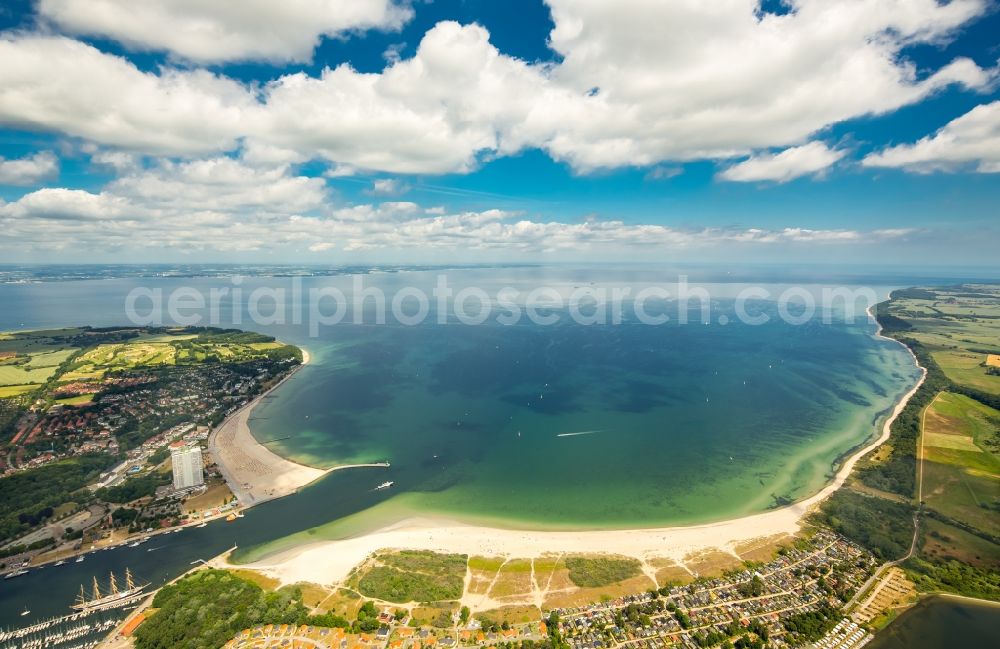 Aerial photograph Lübeck - Coastline on the sandy beach of baltic sea near Travemuende in Luebeck in the state Schleswig-Holstein