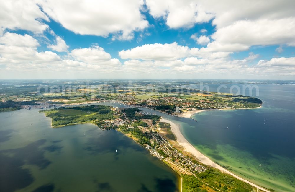 Lübeck from the bird's eye view: Coastline on the sandy beach of baltic sea near Travemuende in Luebeck in the state Schleswig-Holstein