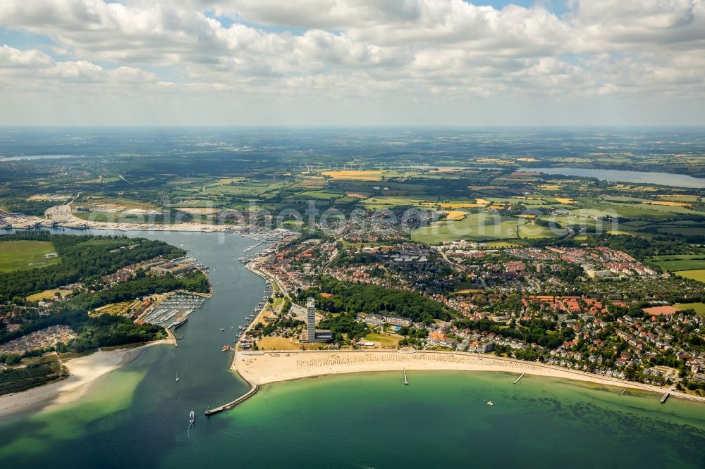 Aerial photograph Lübeck - Coastline on the sandy beach of baltic sea near Travemuende in Luebeck in the state Schleswig-Holstein