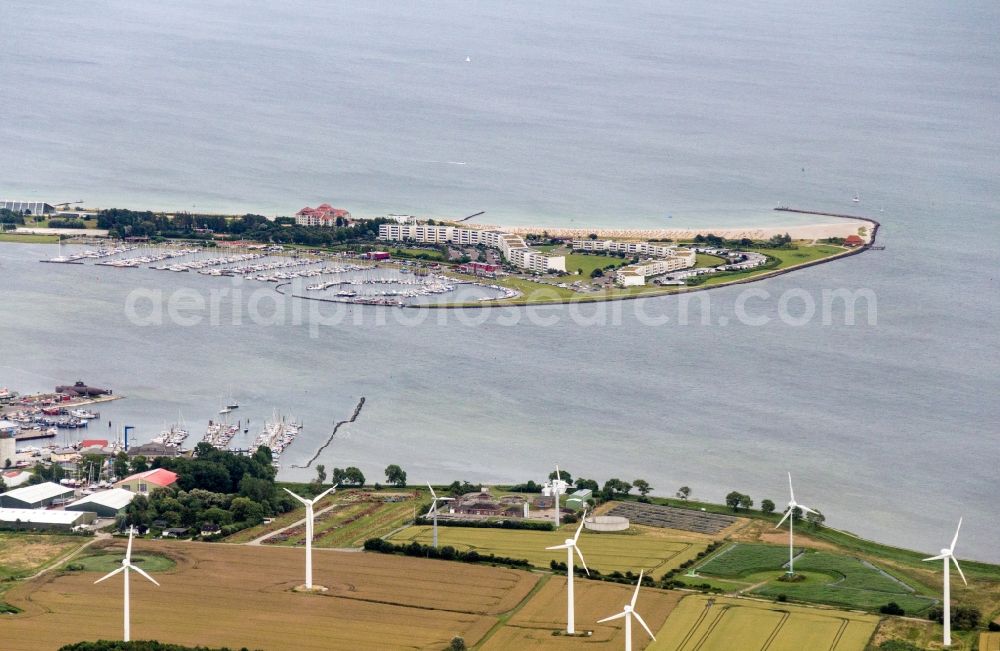 Fehmarn from the bird's eye view: Coastline on the sandy beach of Suedstrand in Fehmarn in the state Schleswig-Holstein