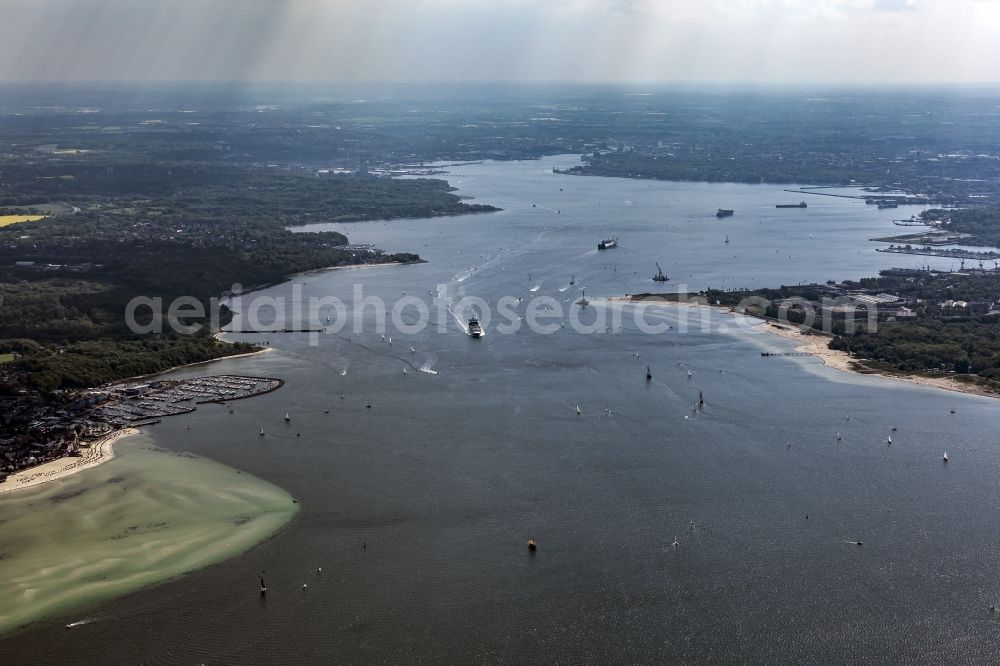 Aerial photograph Laboe - Coasts scenery with beaches of the Kiel Foerde in Laboe in the federal state Schleswig-Holstein, Germany