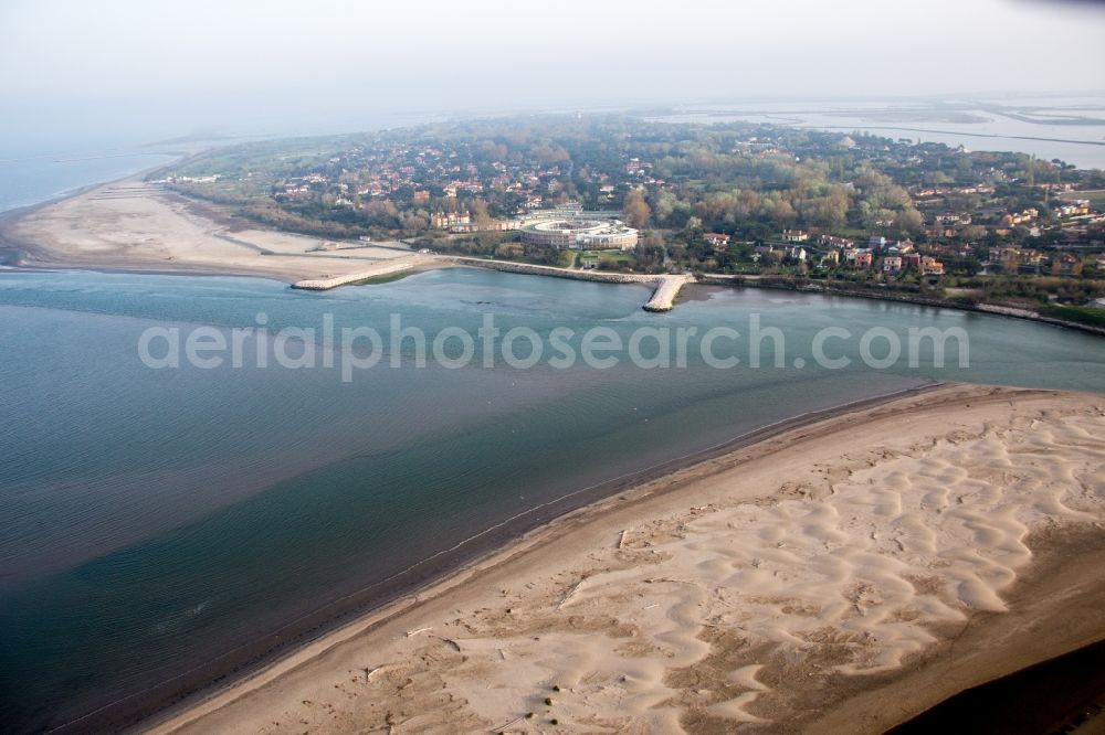 Aerial photograph Isola Albarella - Coastal area of the Adriatic sea - Island in Isola Albarella in Venetien, Italy