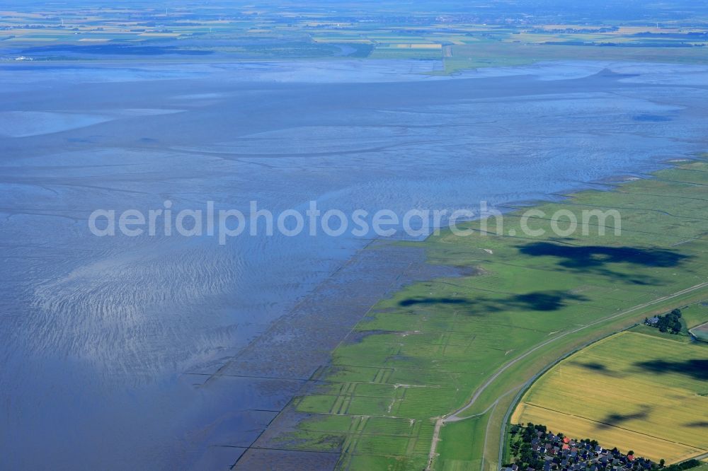 Friedrichskoog from the bird's eye view: Coastal area of Dieksan derkoog on the North Sea in Friedrichskoog in the state of Schleswig-Holstein