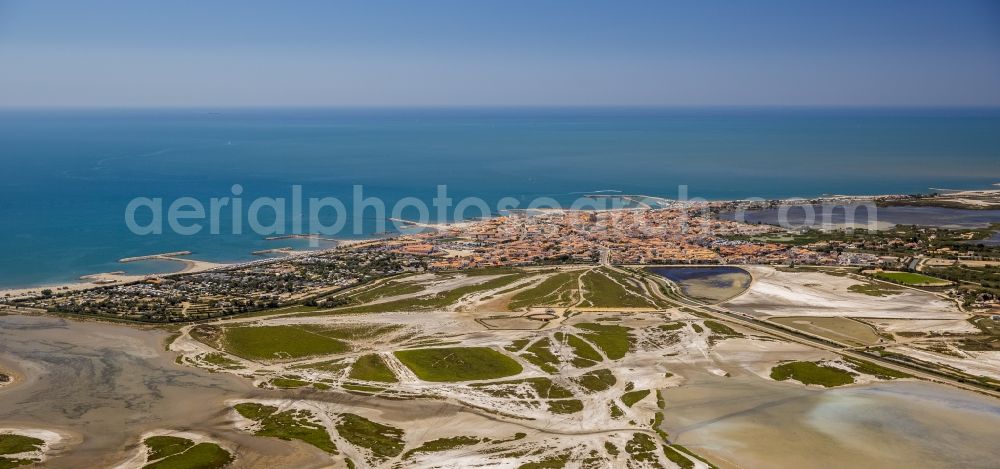 Aerial photograph Saintes-Maries-de-la-Mer - Coastal dunes and landscape of the Camargue at Saintes-Maries-de-la-Mer, Provence-Alpes-Cote d'Azur in France