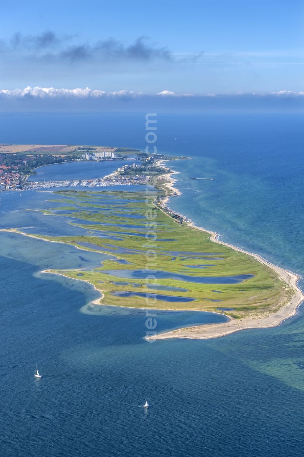 Heiligenhafen from above - Coastal area of the peninsula Graswarder-Heilgenhafen with a few single- family houses at the beach in Grossenbrode in the state Schleswig-Holstein